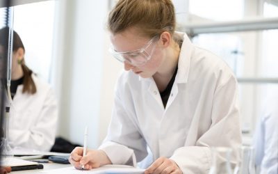 Emilia Sabeckis tarp geriausių šalies jaunųjų chemikų