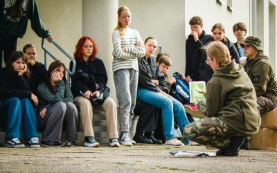 Palangos šauliai Gimnazijos pirmokus mokė išgyventi ekstremaliomis sąlygomis