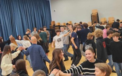 Prieš Adventą Palangos „Mėguva“ gimnazistus pakvietė šokti