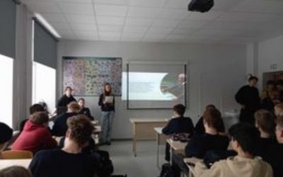 Antrokai gimnazistai paminėjo Žmogaus teisių dieną