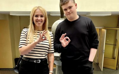 Sveikiname Tomą ir mokytoją Gintarę su III-iąja vieta respublikinėje anglų kalbos olimpiadoje!