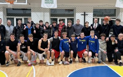 2024-12-17 NAKTINIS KALĖDINIS KREPŠINIS Palangos senojoje gimnazijoje