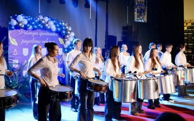 Palangos sportininkus būgnų ritmais pagerbė ir Gimnazijos orkestras