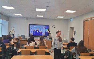 Sveikos mitybos žinias gimnazistai pasitikrino šiai temai skirtame protmūšyje